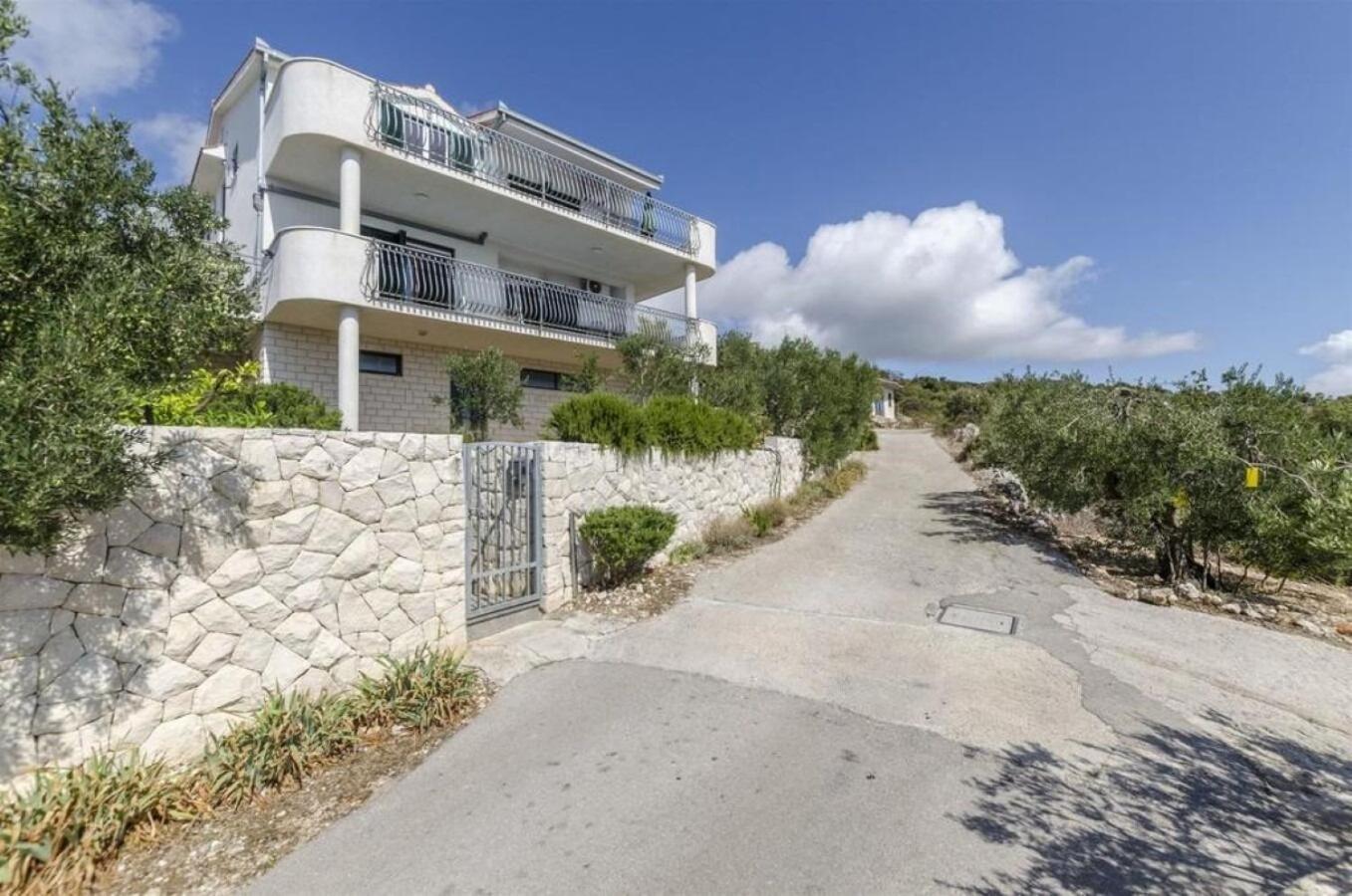 Apartments Mil - 80M From The Sea Севид Экстерьер фото